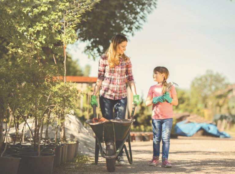 Growing Kids' Green Thumbs